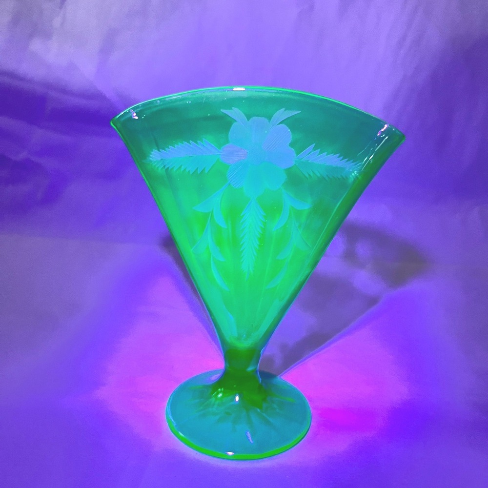Art Deco Uranium 8" Glass Fan Vase Floral Etch‎ UV Glow Depression Glass